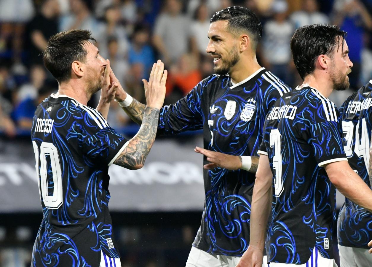 La Selección Argentina goleó a Zambia en su último amistoso en el país antes del Mundial