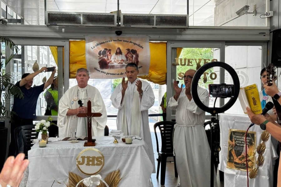 Jueves Santo en La Banda: realizaron el tradicional lavatorio de pies en el CIS