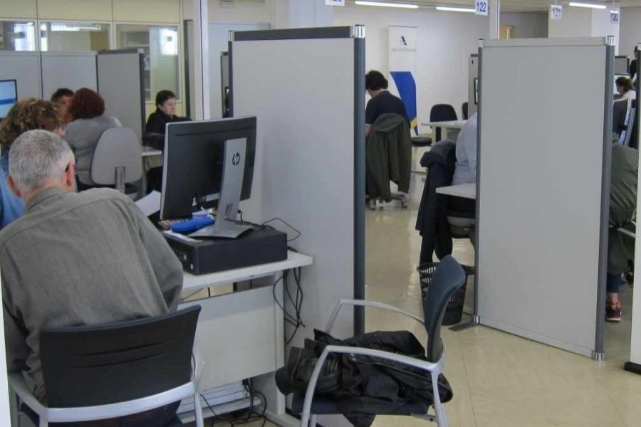 Advertencia global al plan de Javier Milei: el riesgo de "automatizar la ineficiencia" con IA