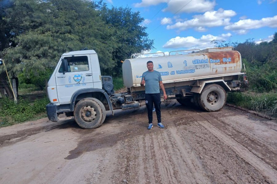 “Nos faltan el respeto por ser del campo”: comisionado de Antajé cortó la 25 de Mayo vieja ante el desinterés del municipio bandeño